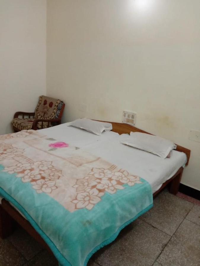 Hotel Yogi Lodge Khajuraho Luaran gambar