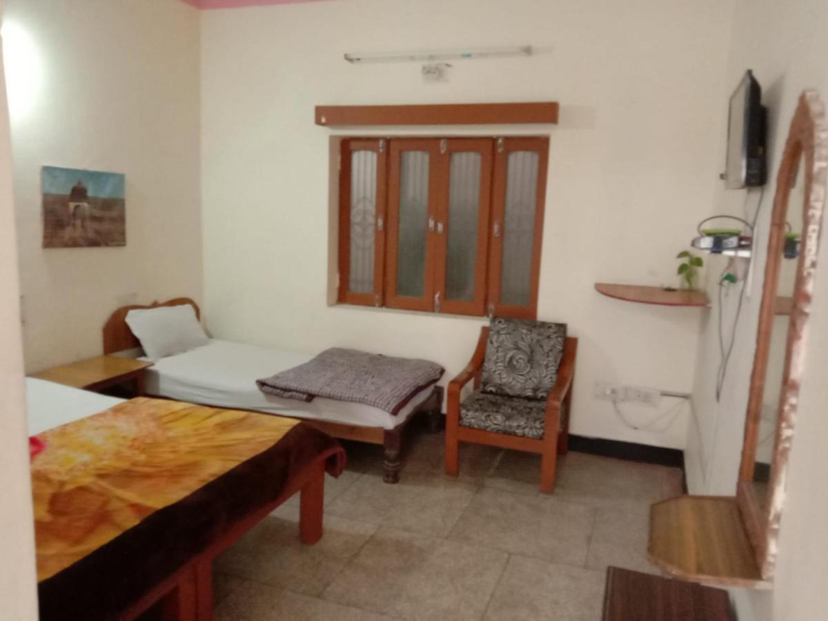 Hotel Yogi Lodge Khajuraho Luaran gambar