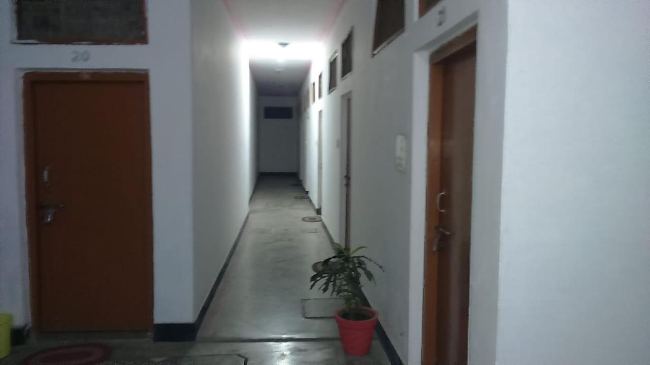 Hotel Yogi Lodge Khajuraho Luaran gambar