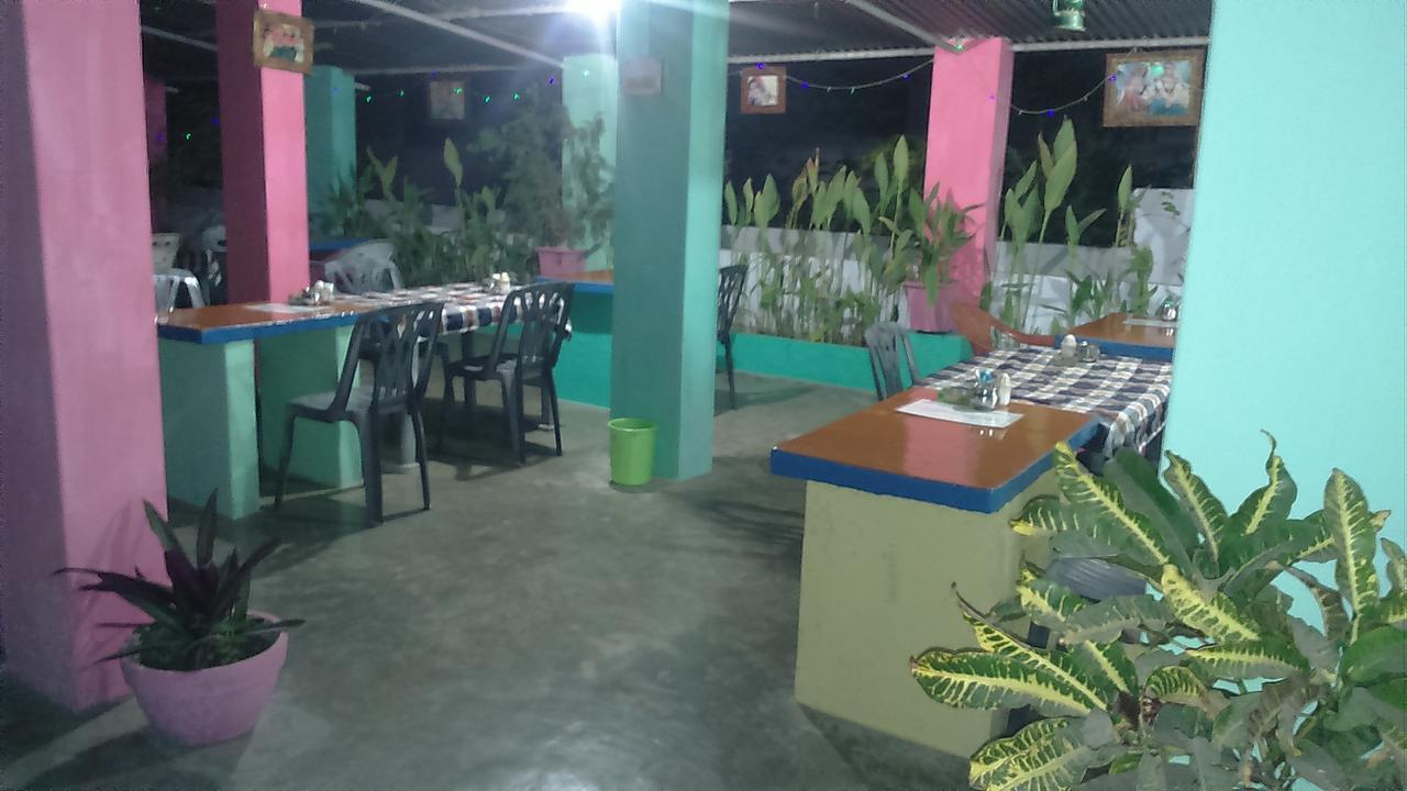 Hotel Yogi Lodge Khajuraho Luaran gambar