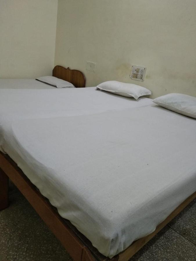 Hotel Yogi Lodge Khajuraho Luaran gambar